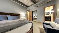 Ski-in Delight- Hot Tub, Steam Shower, Jetted Tub, Fireplace Hotels in Snowmass Village