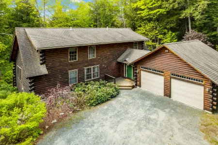 Expansive Granite Kitchen and Cozy Fireplace - Stunning Log Haven