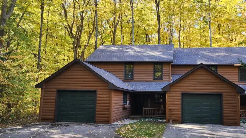 Woods Way Hideaway - minutes from Petoskey & Harbor Springs - close to beaches, skiing & more!