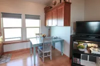 Stunning Water Views and Cozy Living Space - Charming Waterfront Retreat