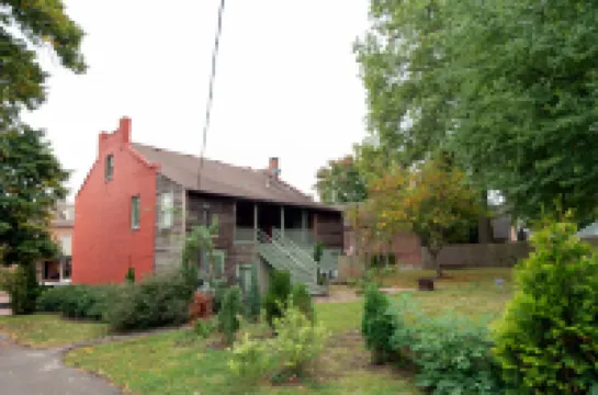 Spacious Dining and Walkable Shopping District - Charming Historic Haven Hotels near St. Charles Historic District