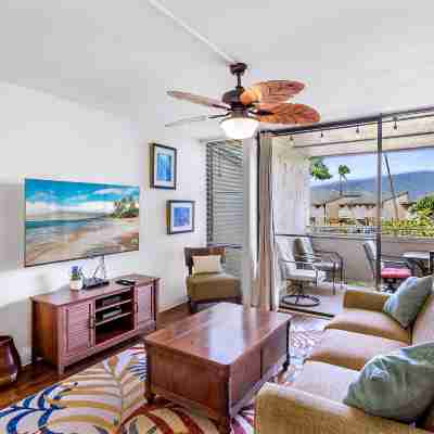 Kihei Holiday 215 - a Charming 2BR, 1BA Condo with AC, Ocean View, and More! Rooms