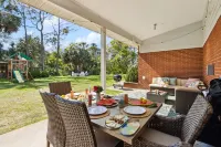 BIG Backyard w/Terrace-Dining-Games-Firepit // 6min2Beach - Holiday bungalows