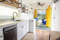 Pool, Hot Tub, King Bed, Views, Close to Sedona! Unique Shipping Container Home!