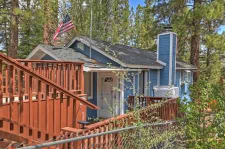 Cozy Fireplace and Scenic Patio Views - Charming Mountain Getaway