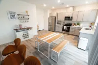 Spacious New 4-bedroom Family Friendly House in Elk Grove with WiFi and Parking