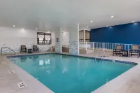 Hampton Inn and Suites by Hilton Windsor - Pools