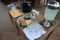 洛倫佐塔拉克莊園酒店 - 早餐