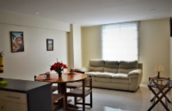 スイートサービスアパートホテル