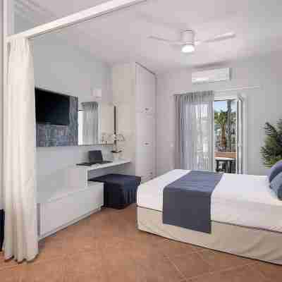 Elena Seafront Luxury Apartments Rooms