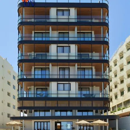 LIV Mackenzie Beach Suites