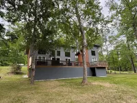 Riverfront Cabin, Hot tub, Fire Pit, Grill, Wi-Fi, Private, Fishing, Swimming Hotels in South Toe