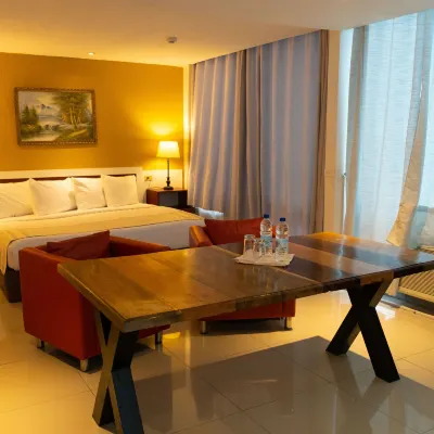 Golden Tree Hotel Belize Hotels near Dolphin Park