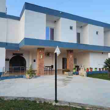 Vila Bashkim Hotel Exterior