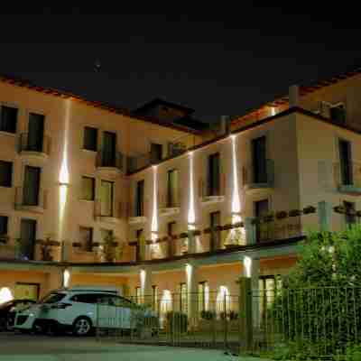 International Hotel Hotel Exterior