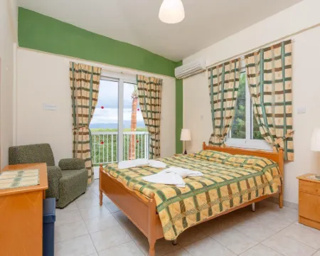 Villa Christia Maris Large Private Pool Walk to Beach Sea Views A C Wifi - 2187 Hotels in Neokhorio