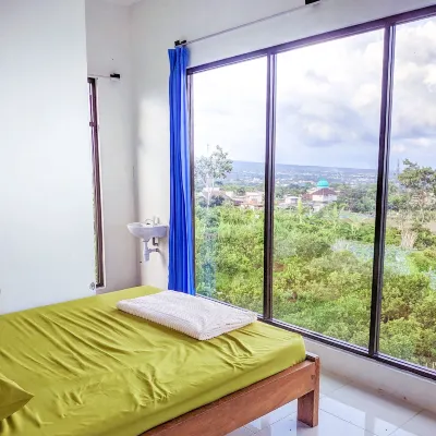 Villa Kebon Jeruk Syariah Malang by Ecommerceloka Hotels near Badut Temple