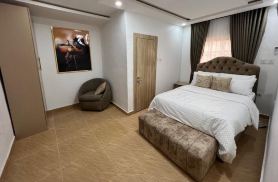 Thapunchline Apartments & Hotels