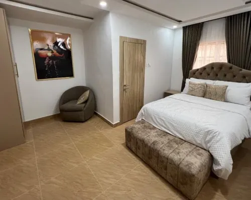 Thapunchline Apartments & Hotels Lagos otelleri