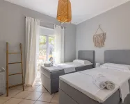Luxury Garden Villa - Elegant Rural Retreat, Heated Pool
