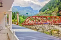 Paradise-The Whitehouse Cafe