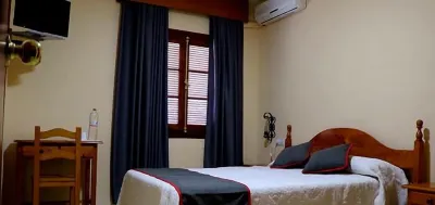Hostal Restaurante Asador El Paisano Các khách sạn ở Bajo Guadalquivir