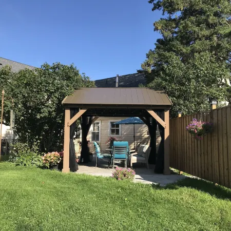 Rocklyn Inn Bed & Breakfast