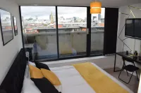 Penthouse 1-Bed Apartment with Amazing Views - balcony