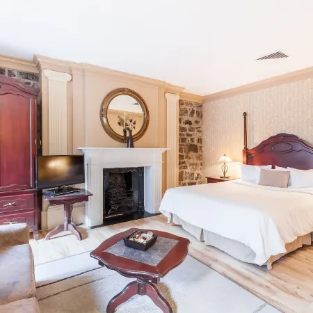 Hotel Louisbourg