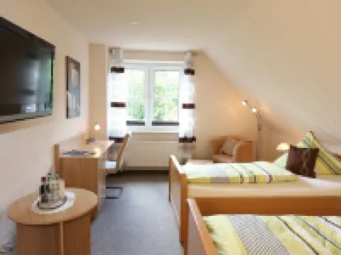 Möllhagen: Landhotel - Restaurant - Swin- und FußballGolf Hotels in Schülp bei Nortorf