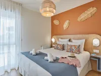 Résidence Odalys L'Orée du Parc Hotels in Royan
