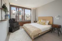 Cine Park Residences by An Island Apart Hotéis em 