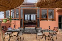 Yanis Guest House - Gästehäuser
