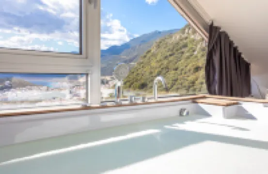 Bella Kas - Bathtub