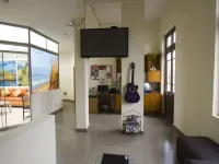 Lima House Hostel Hotels near Brena