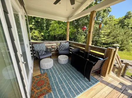 Luxury Tiny Home with River Views on 300 Acre Ranch