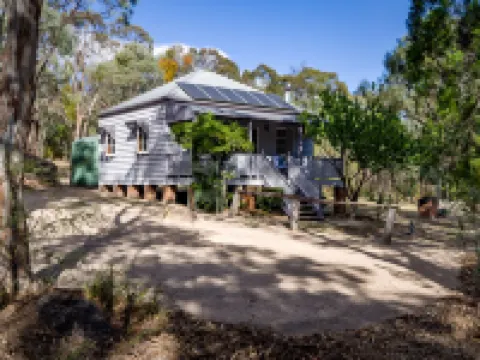 Cypress Ridge Cottages Hotels in Stanthorpe