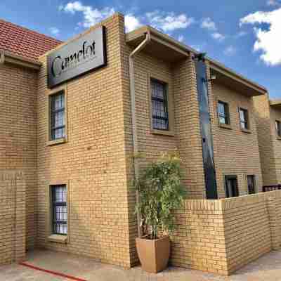 Camelot Guest House & Apartments Hotel Exterior