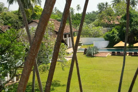 The Villa Bentota by KK Collection Отели рядом со станцией Aluthgama Railway Station