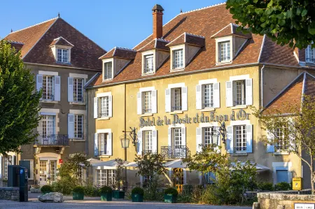 Hôtel Restaurant de La Poste & du Lion d'or Отели в г. Базош