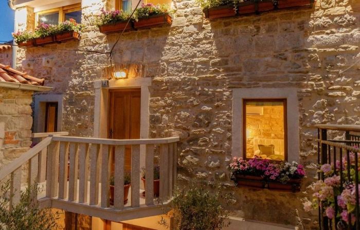 Stone House Luxury Rooms