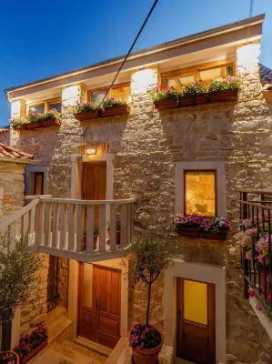 Stone House Luxury Rooms