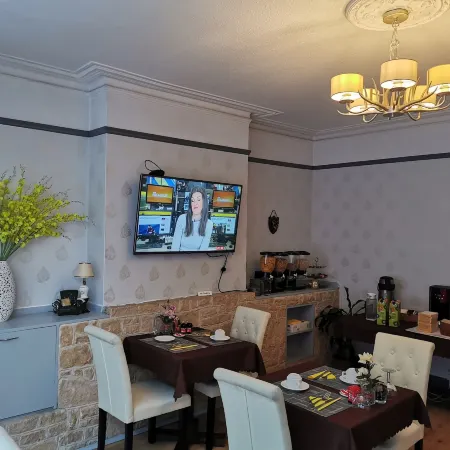 Adams Guest House