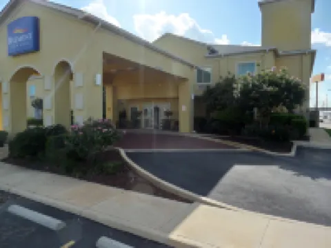 Baymont by Wyndham Pearsall Hotels in Frio County