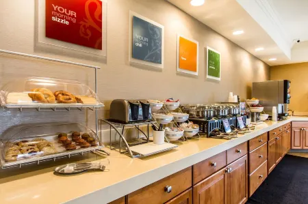 Comfort Suites Mattoon East Отели в г. Маттун