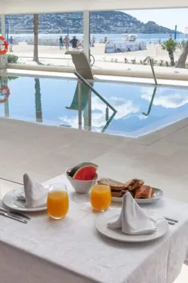 Hotel Montecarlo Spa & Wellness Отели рядом с достопримечательностью «Крепость Росас»