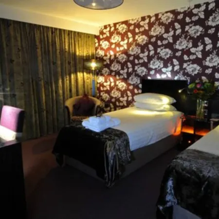 The BlueBell Hotel Neath otelleri