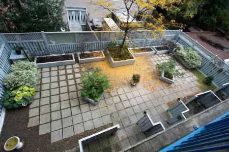 ByWard Blue Inn Отели рядом с достопримечательностью «Национальный военный мемориал Канады»