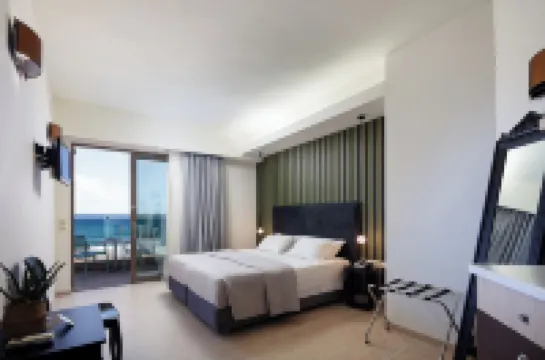 Steris Elegant Beach Hotel & Apartments