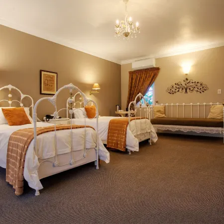 Tsitsikamma Village Inn Hotele w: Stormsrivier